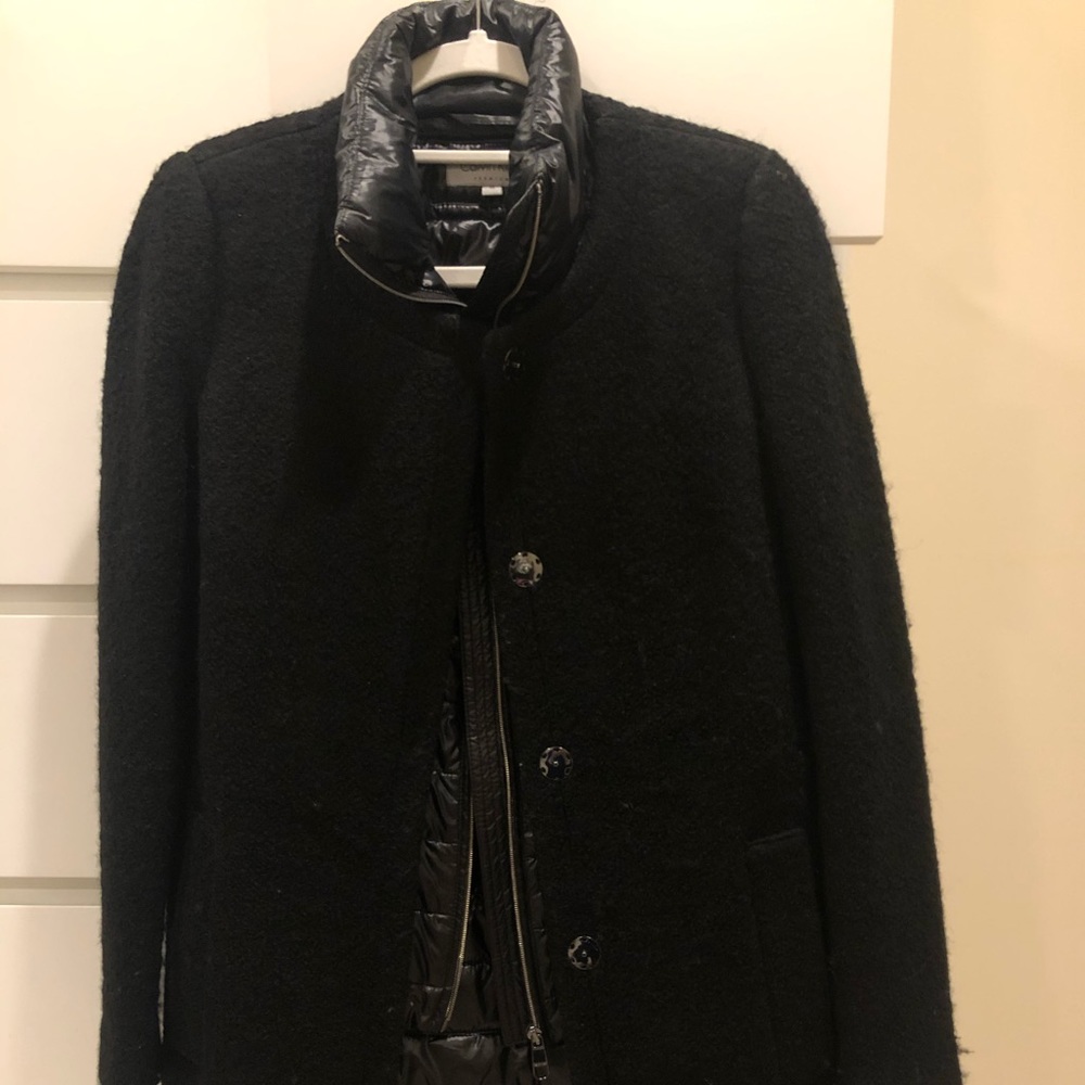 Black Fall/winter coat with Wind breaker lining